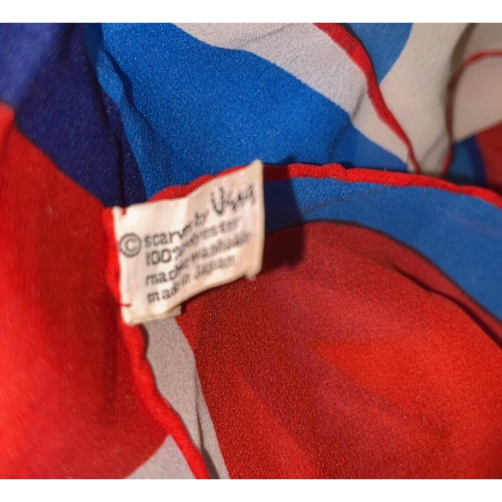 Vintage VERA Neumann Scarf ~ Signed ~ Semi Sheer ~ Made in Japan ~ Red & Blue - Picture 9 of 9